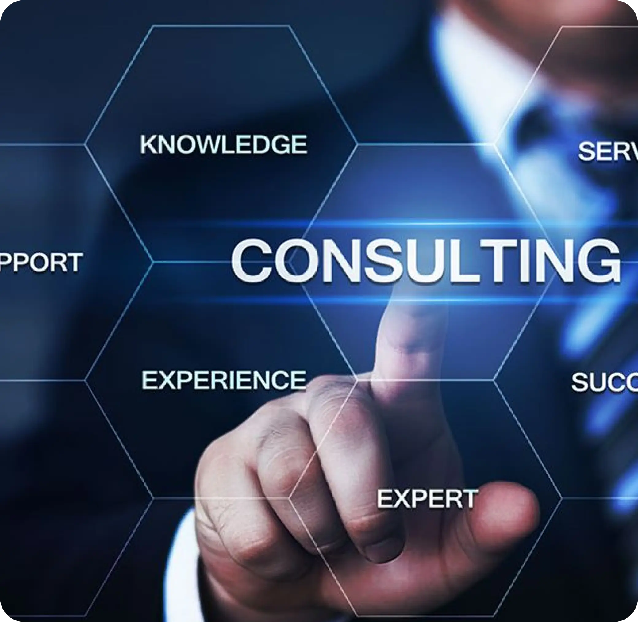 IT consultant presenting cloud migration and cybersecurity solutions to a business team